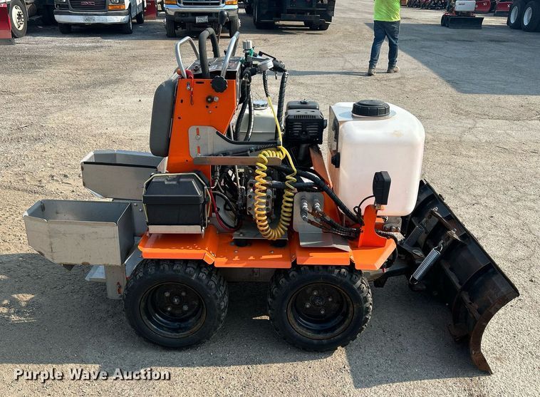 image for item DS8992 Snowrator ZX4