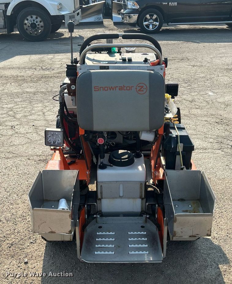 image for item DS8992 Snowrator ZX4