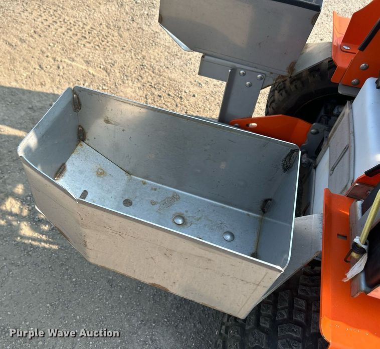 image for item DS8992 Snowrator ZX4