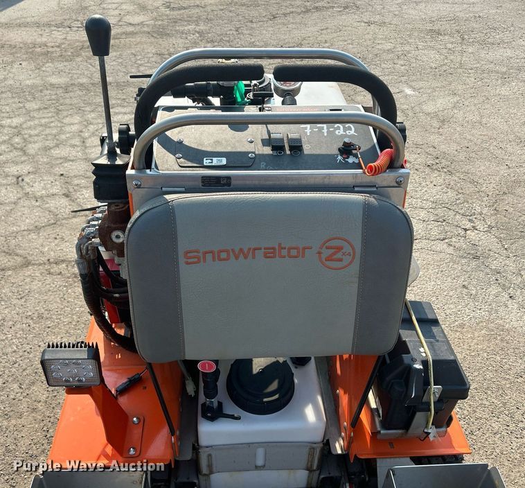 image for item DS8992 Snowrator ZX4