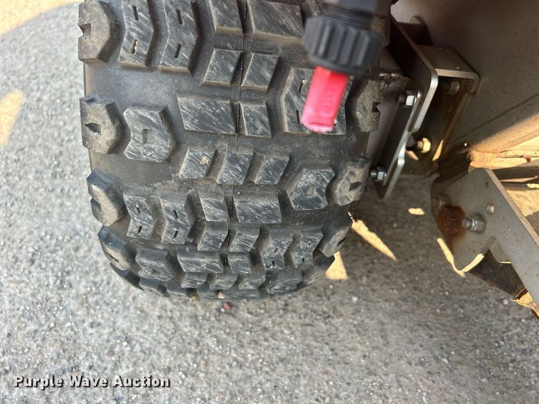 image for item DS8992 Snowrator ZX4