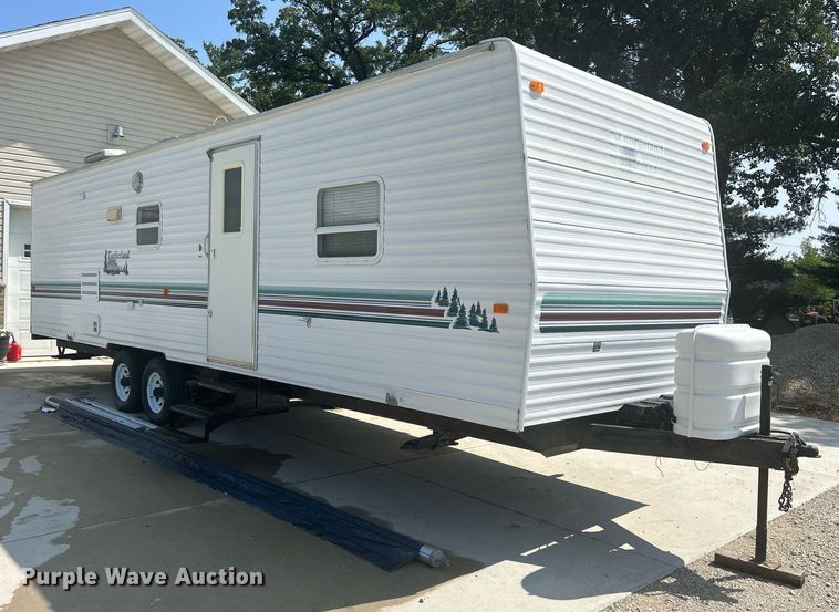 image for item DS8997 2001 Timberland  camper