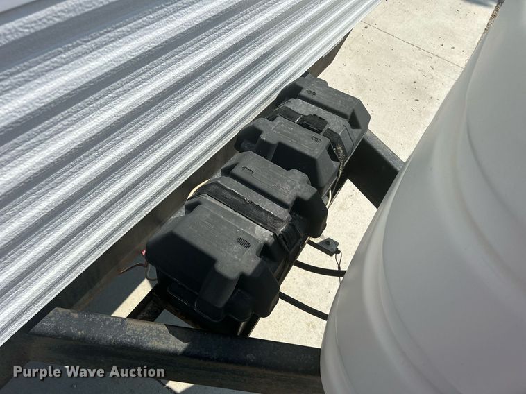 image for item DS8997 2001 Timberland  camper