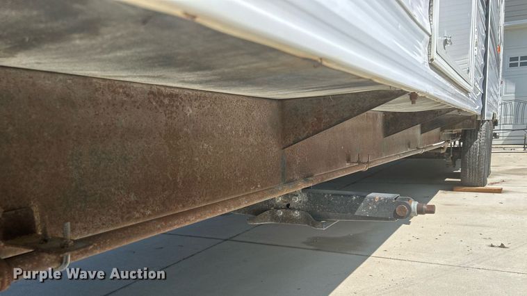 image for item DS8997 2001 Timberland  camper