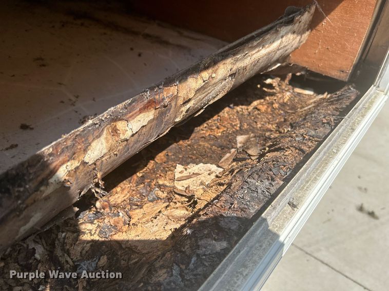 image for item DS8997 2001 Timberland  camper