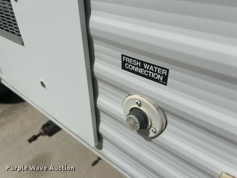 image for item DS8997 2001 Timberland  camper