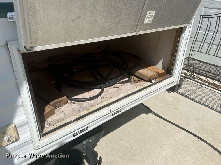 image for item DS8997 2001 Timberland  camper