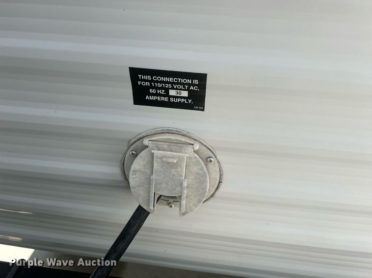 image for item DS8997 2001 Timberland  camper