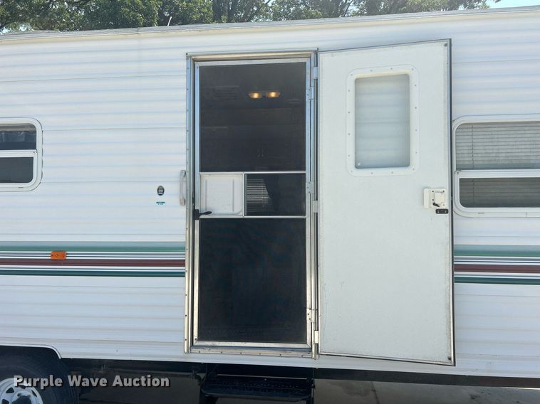 image for item DS8997 2001 Timberland  camper