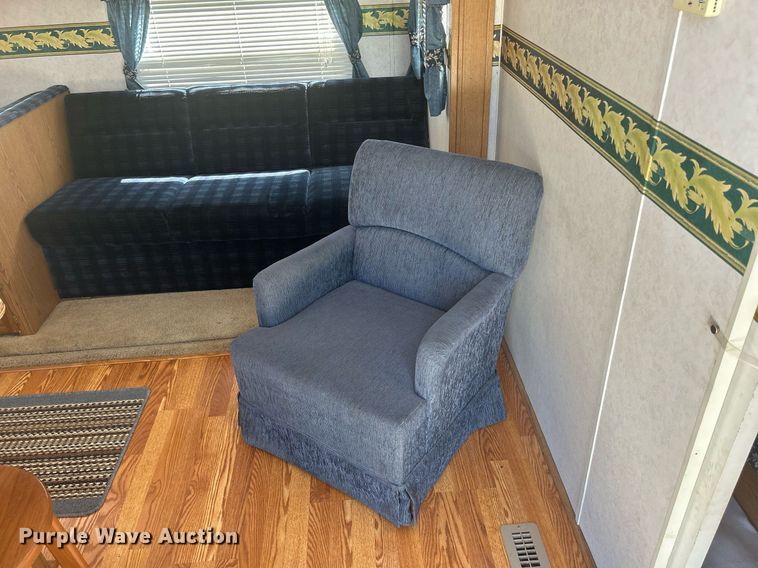 image for item DS8997 2001 Timberland  camper