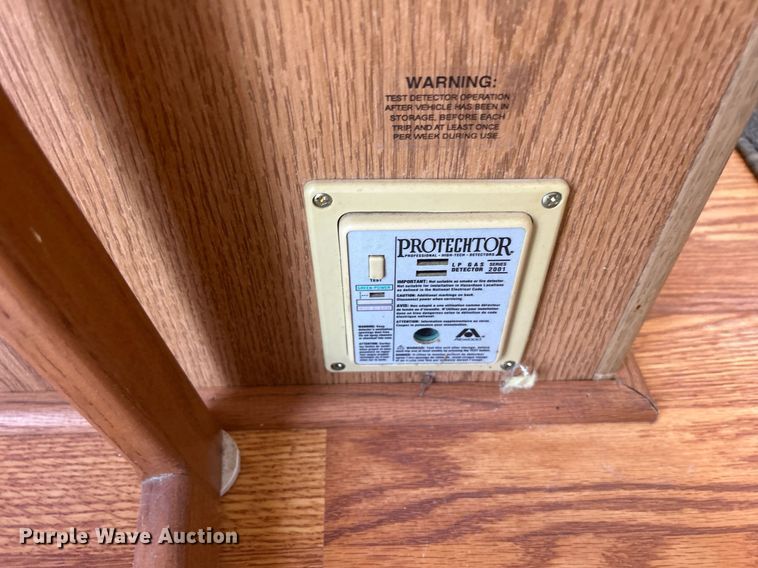 image for item DS8997 2001 Timberland  camper