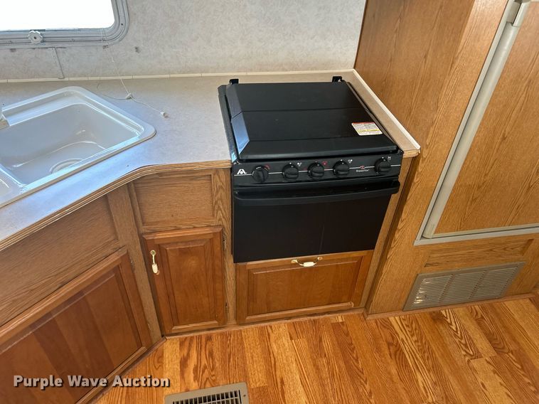 image for item DS8997 2001 Timberland  camper