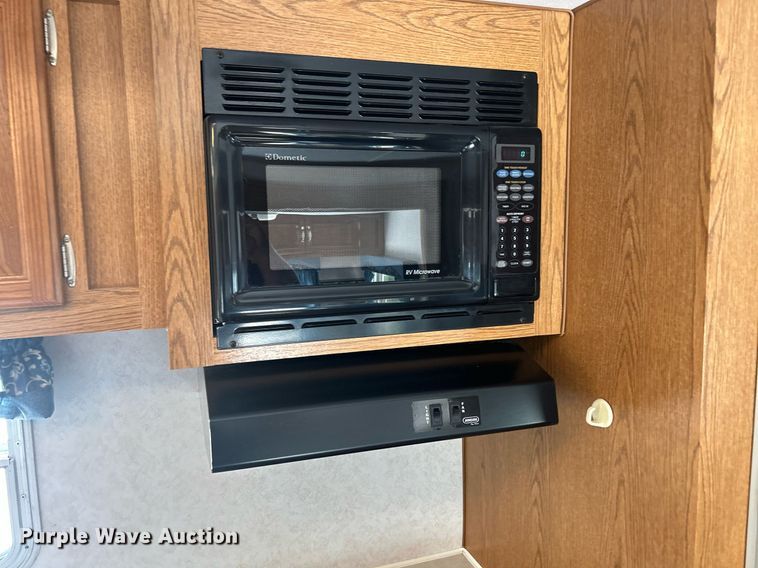 image for item DS8997 2001 Timberland  camper