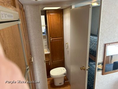 image for item DS8997 2001 Timberland  camper