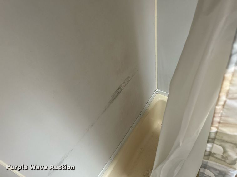 image for item DS8997 2001 Timberland  camper