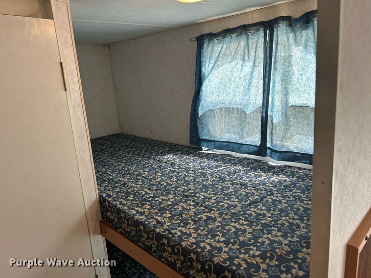 image for item DS8997 2001 Timberland  camper