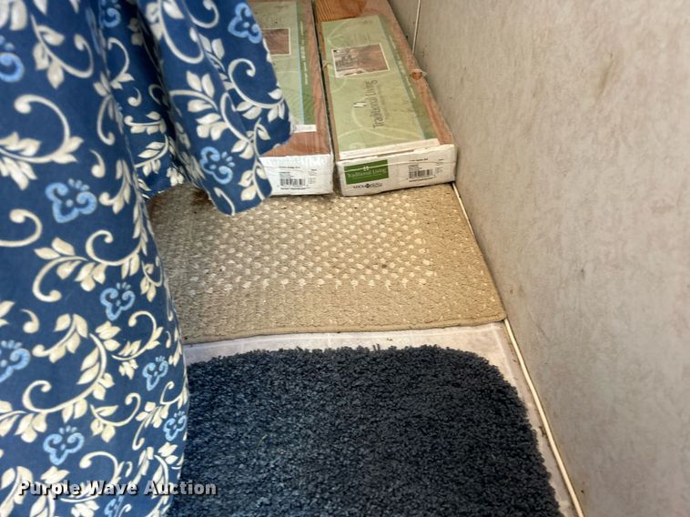 image for item DS8997 2001 Timberland  camper