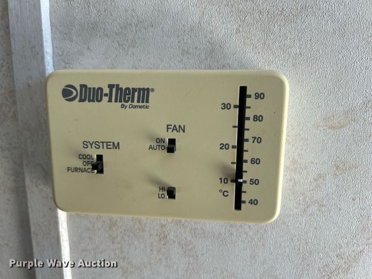 image for item DS8997 2001 Timberland  camper