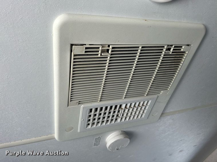 image for item DS8997 2001 Timberland  camper