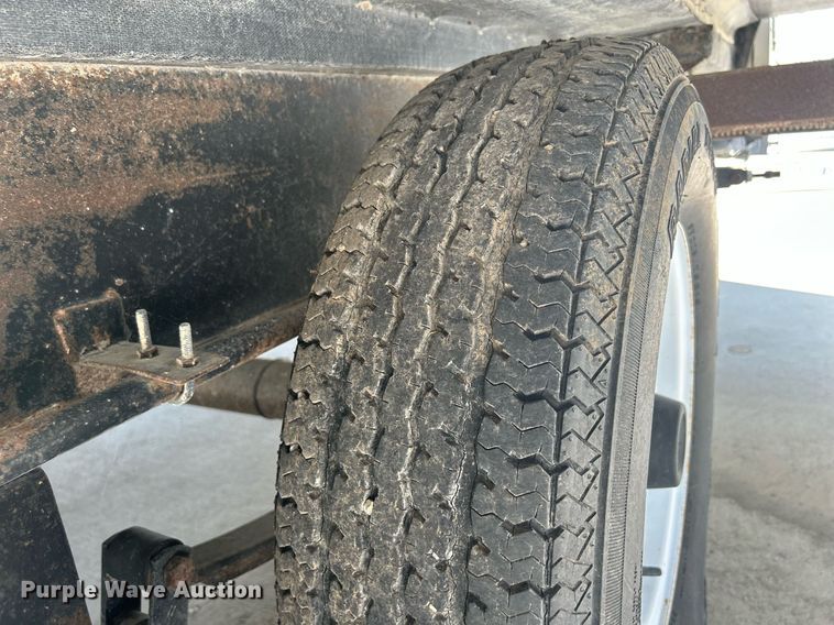 image for item DS8997 2001 Timberland  camper