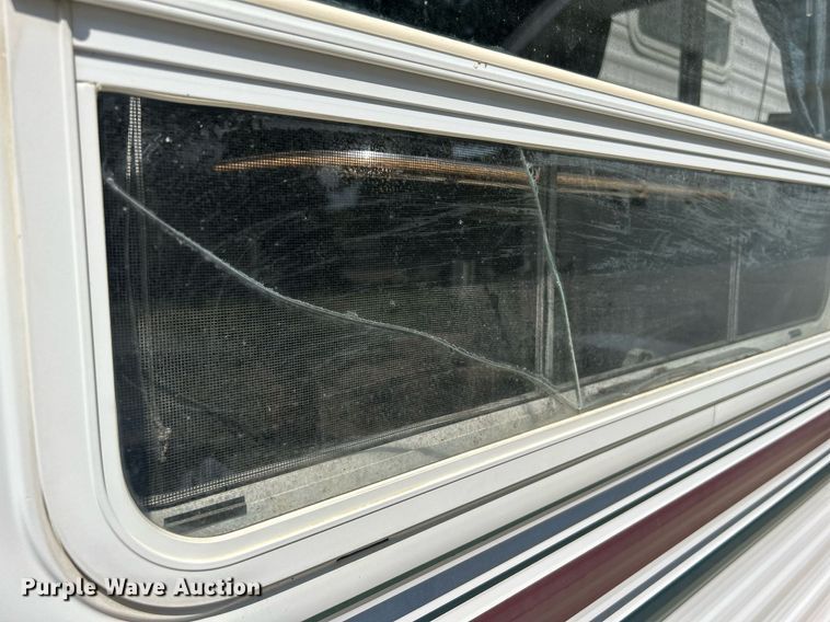 image for item DS8997 2001 Timberland  camper