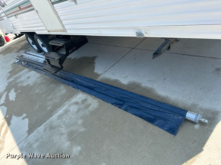 image for item DS8997 2001 Timberland  camper