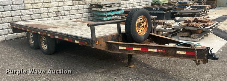 image for item DS8998 2014 PJ Trailers F8162  equipment trailer