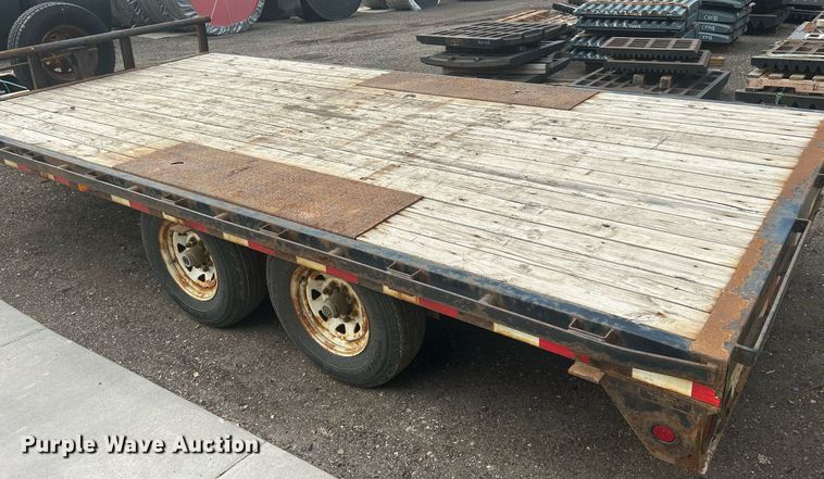 image for item DS8998 2014 PJ Trailers F8162  equipment trailer