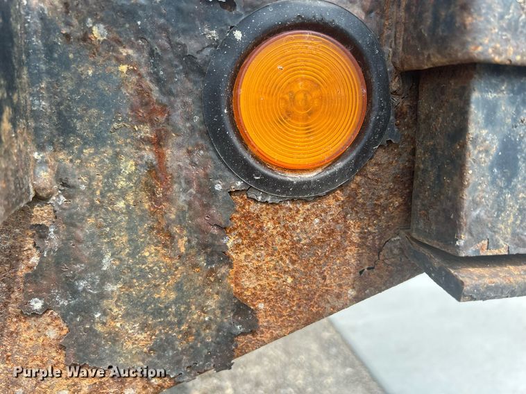 image for item DS8998 2014 PJ Trailers F8162  equipment trailer