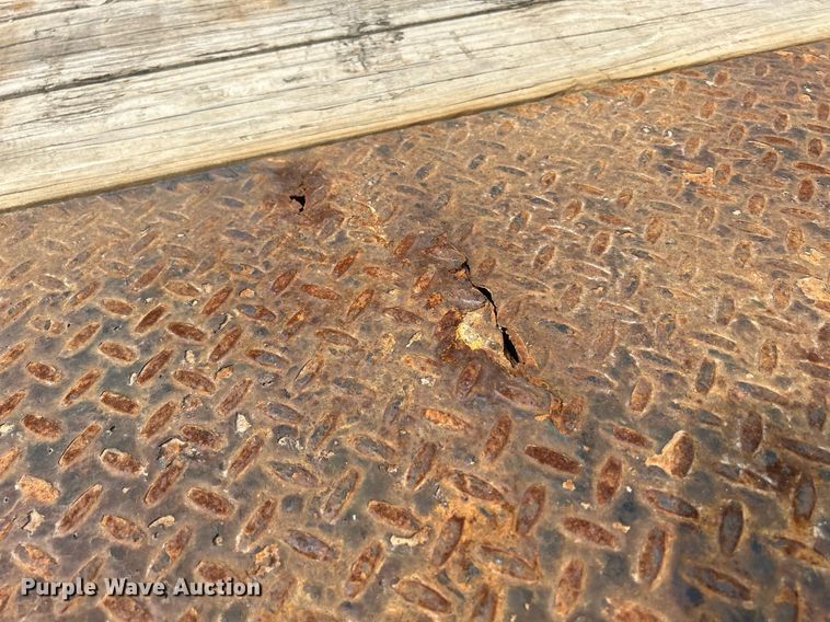 image for item DS8998 2014 PJ Trailers F8162  equipment trailer