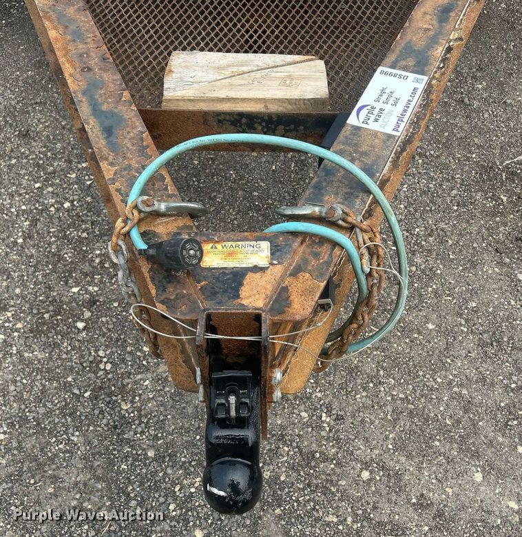 image for item DS8998 2014 PJ Trailers F8162  equipment trailer