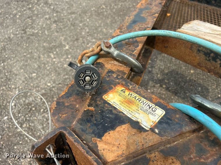 image for item DS8998 2014 PJ Trailers F8162  equipment trailer