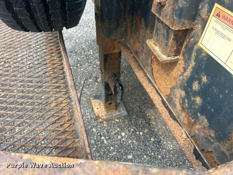 image for item DS8998 2014 PJ Trailers F8162  equipment trailer