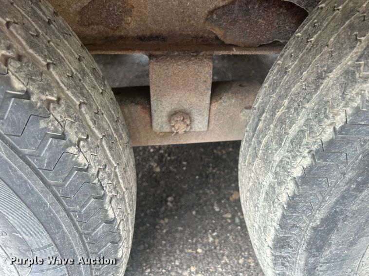 image for item DS8998 2014 PJ Trailers F8162  equipment trailer