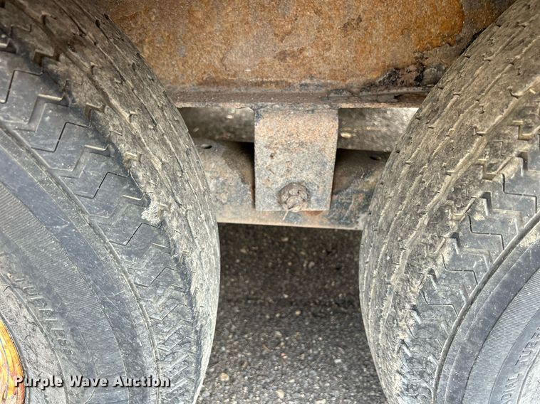 image for item DS8998 2014 PJ Trailers F8162  equipment trailer