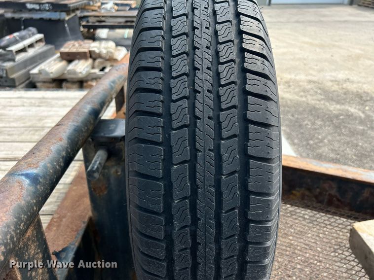 image for item DS8998 2014 PJ Trailers F8162  equipment trailer