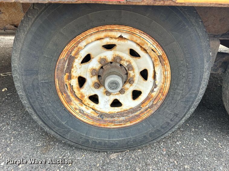 image for item DS8998 2014 PJ Trailers F8162  equipment trailer