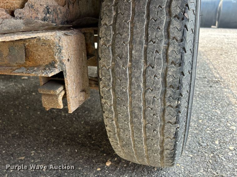 image for item DS8998 2014 PJ Trailers F8162  equipment trailer