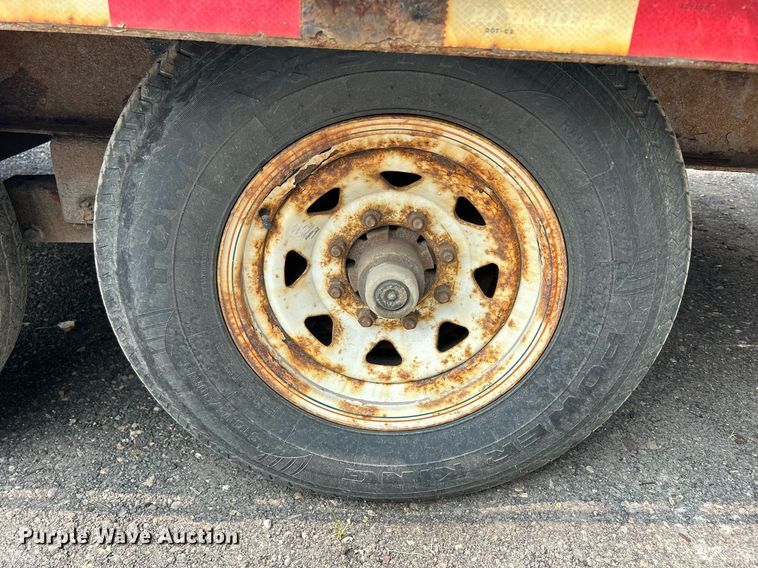 image for item DS8998 2014 PJ Trailers F8162  equipment trailer