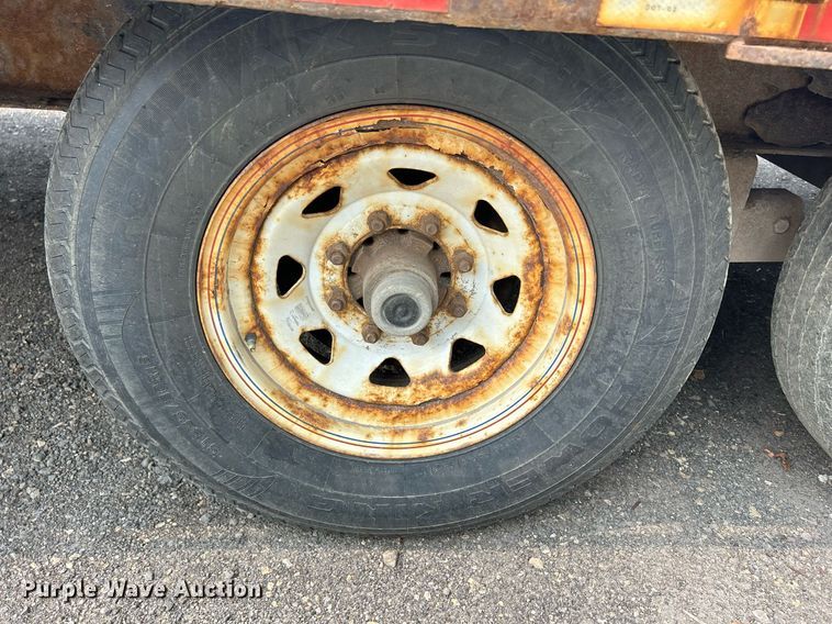 image for item DS8998 2014 PJ Trailers F8162  equipment trailer