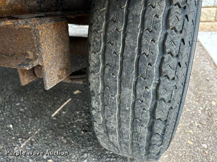 image for item DS8998 2014 PJ Trailers F8162  equipment trailer