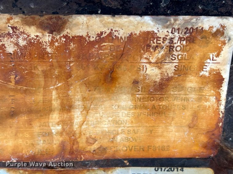 image for item DS8998 2014 PJ Trailers F8162  equipment trailer