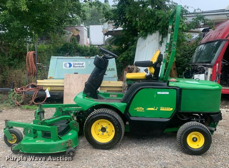 image for item EY9828 2013 John Deere F1435 Series II  lawn mower