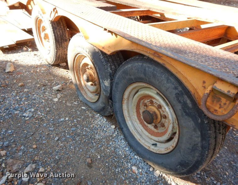 image for item HG9300 1987 Holden Industries  equipment trailer