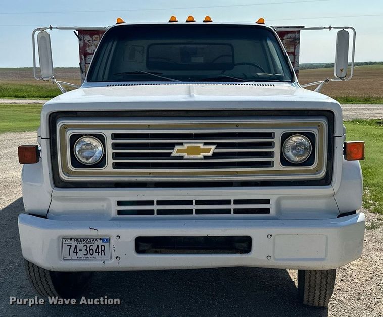 image for item HU9383 1989 GMC C60  grain truck