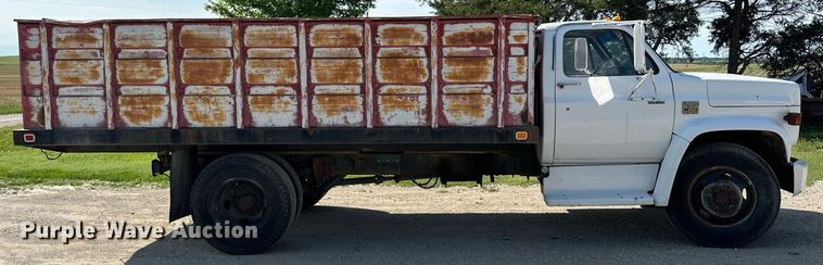 image for item HU9383 1989 GMC C60  grain truck