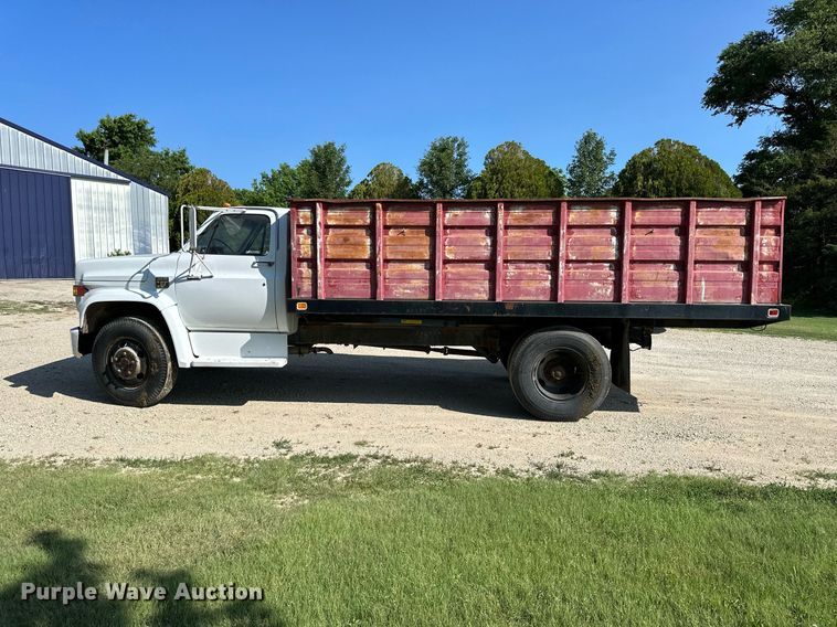 image for item HU9383 1989 GMC C60  grain truck
