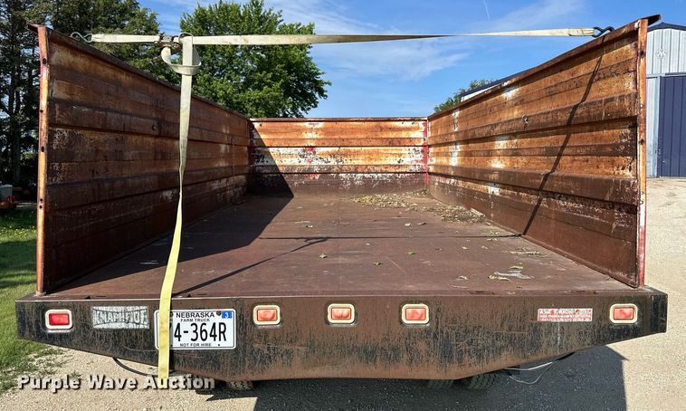 image for item HU9383 1989 GMC C60  grain truck