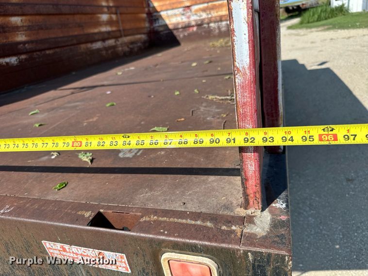 image for item HU9383 1989 GMC C60  grain truck