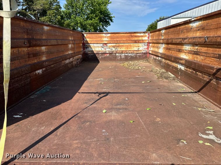 image for item HU9383 1989 GMC C60  grain truck